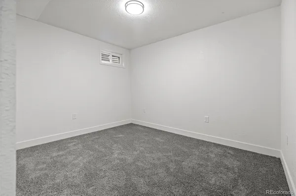 an empty room with a empty space