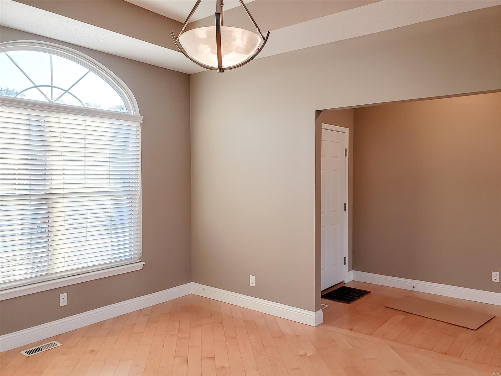 714 Wheatfield Road O'Fallon, IL 62269 - Photo 5 of 33