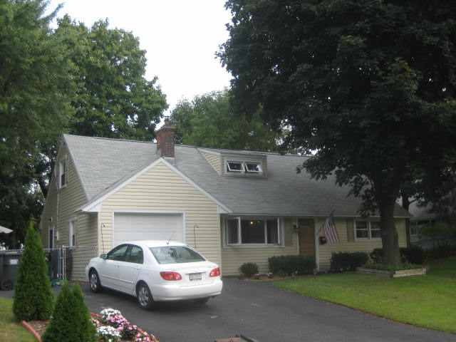 39 Southgate Road Colonie, NY 12211 - Photo 2 of 12 Photo 2