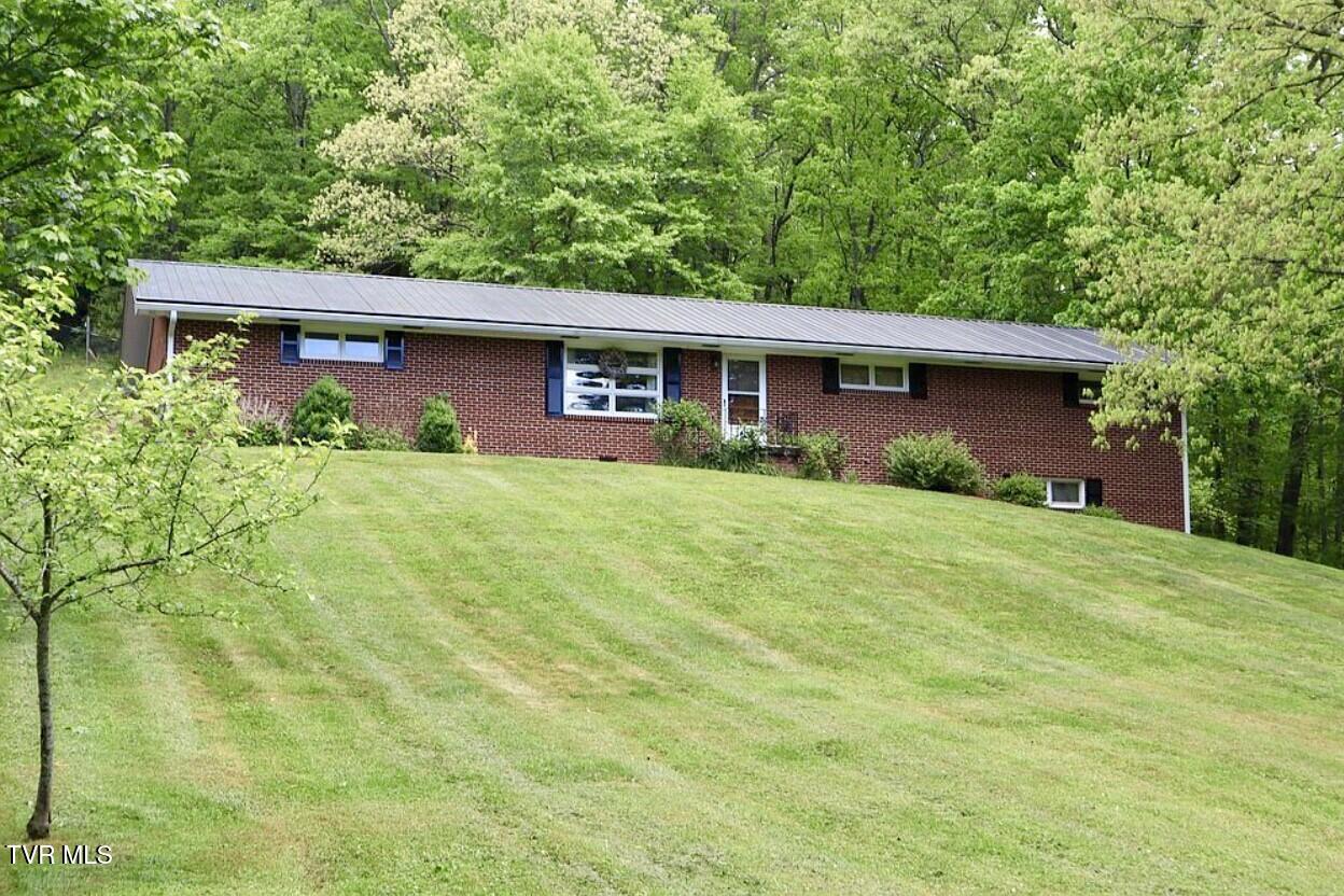 3219 Dungannon Road Coeburn, VA 24230 - Photo 1 of 65 Prime