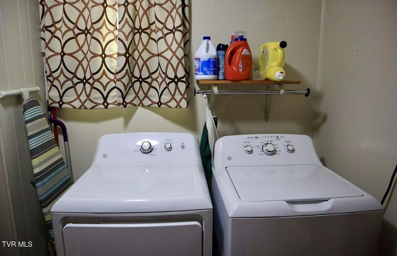 3219 Dungannon Road Coeburn, VA 24230 - Photo 21 of 65 Laundry