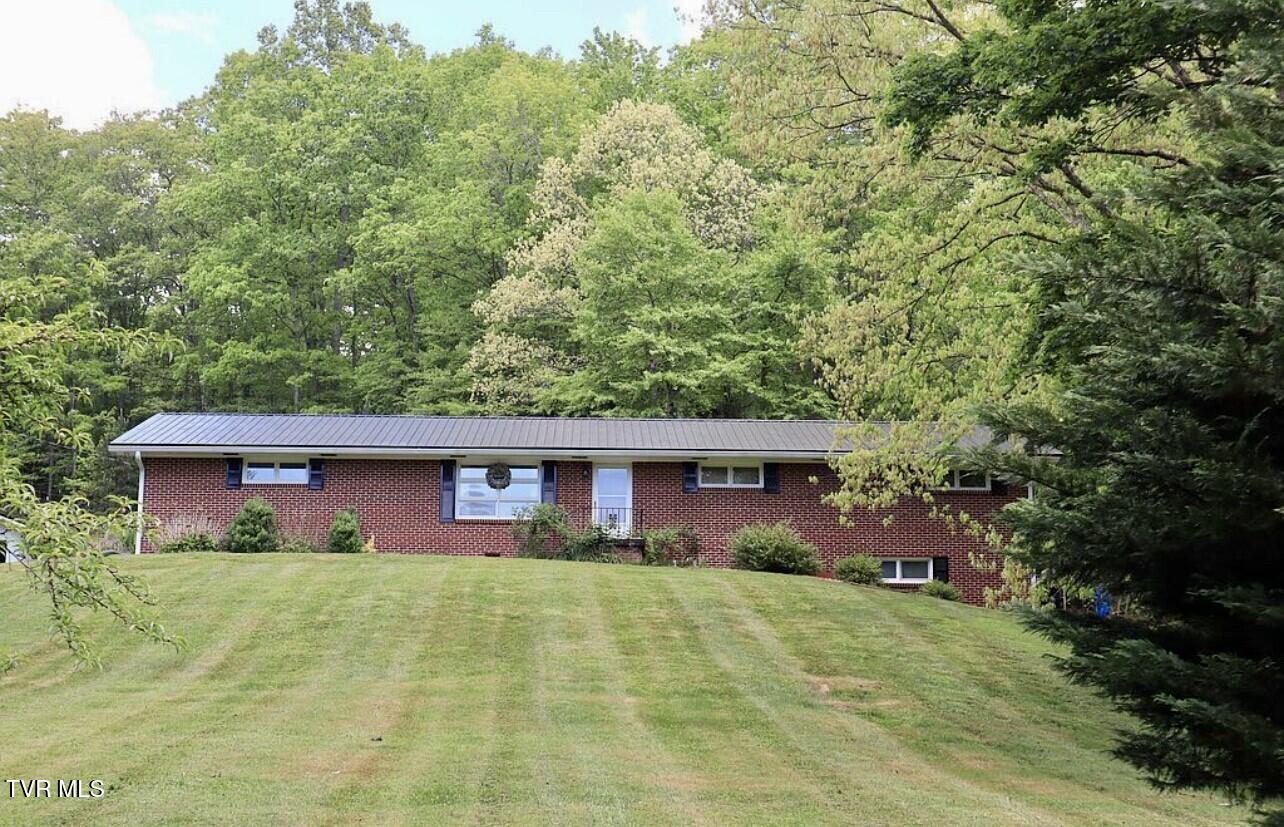 3219 Dungannon Road Coeburn, VA 24230 - Photo 4 of 65 Front