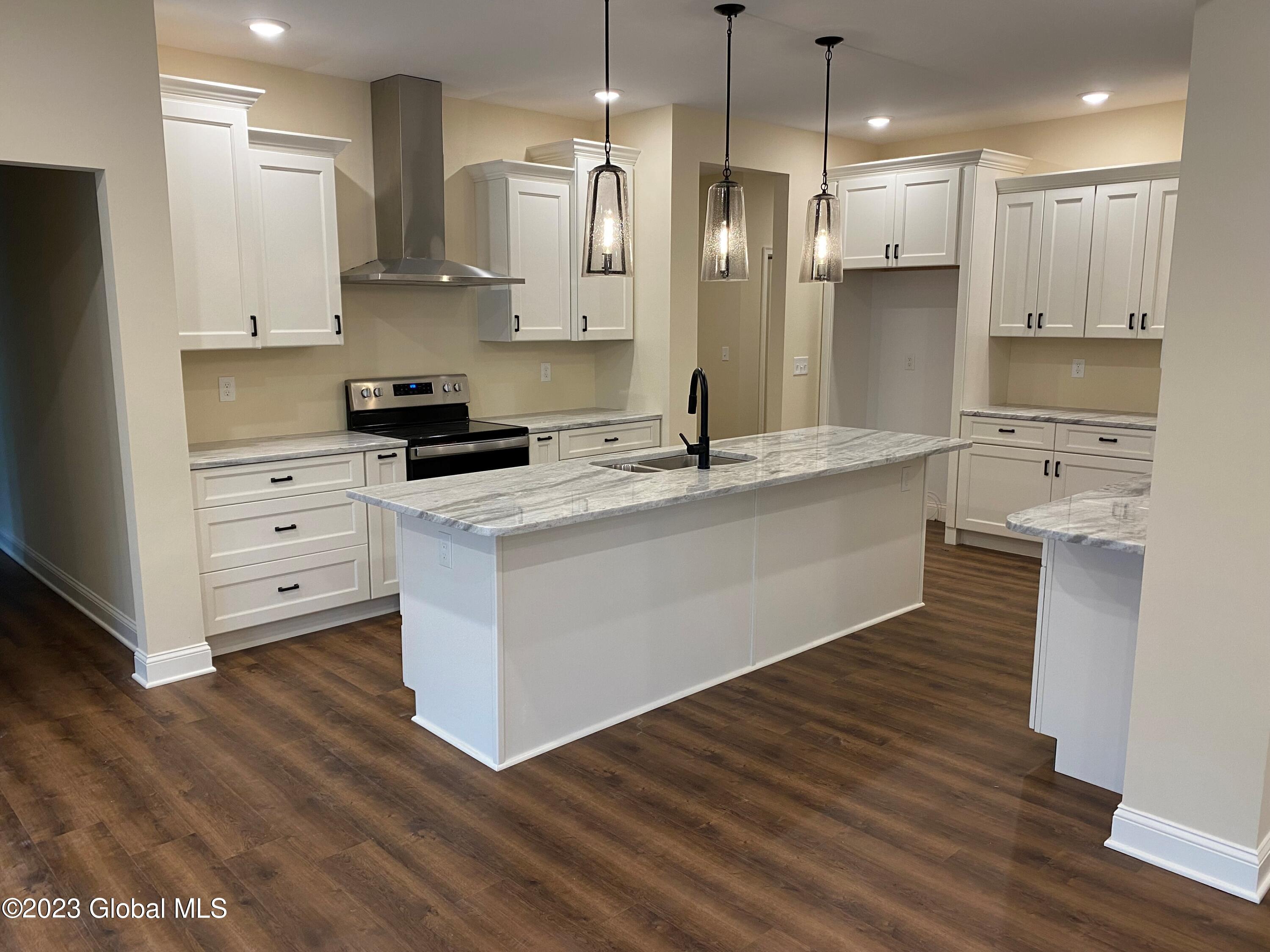 11 Kasper Drive Halfmoon, NY 12065 - Photo 5 of 16 11 Kasper Dr 4