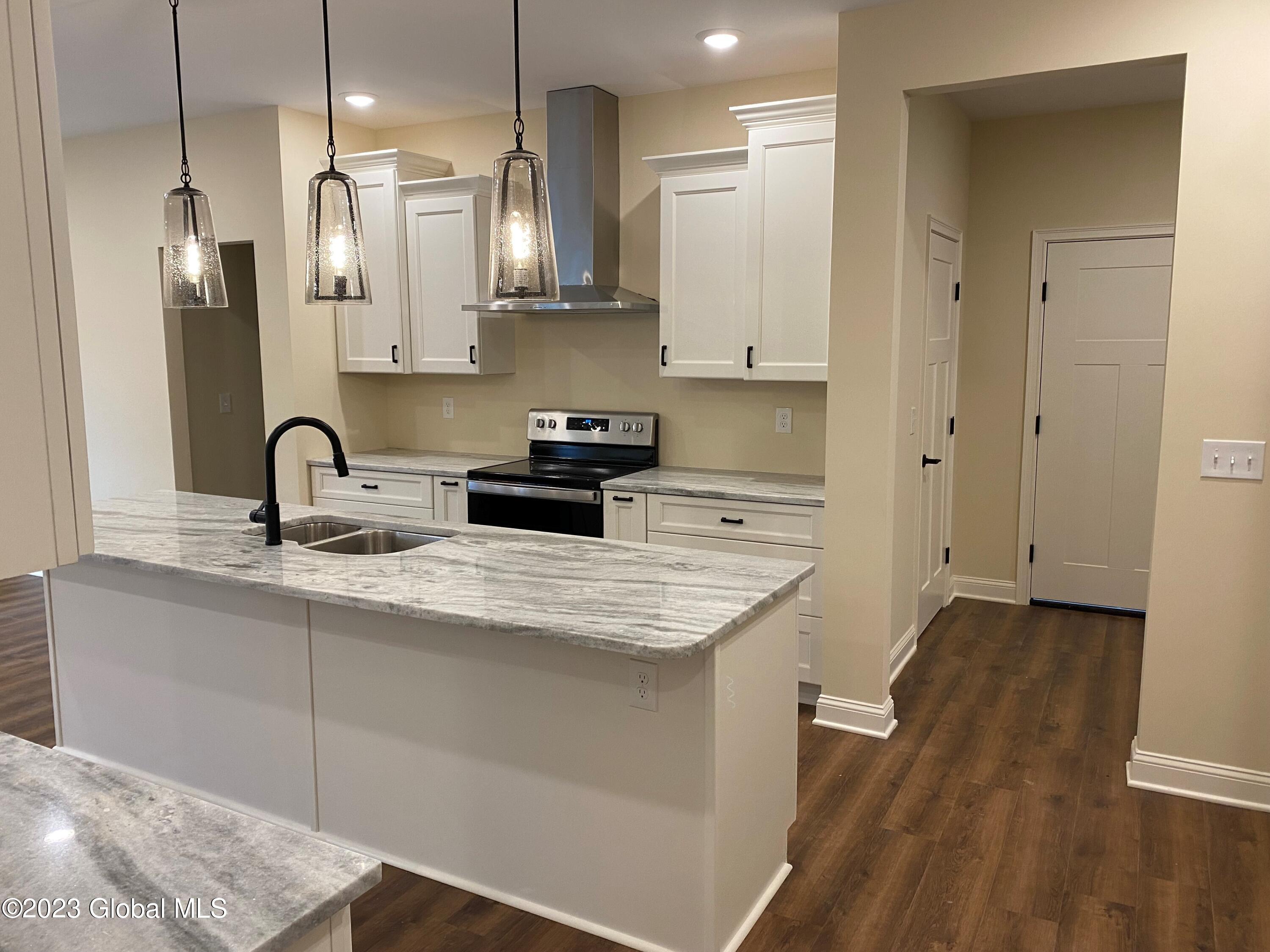 11 Kasper Drive Halfmoon, NY 12065 - Photo 6 of 16 11 Kasper Dr 5