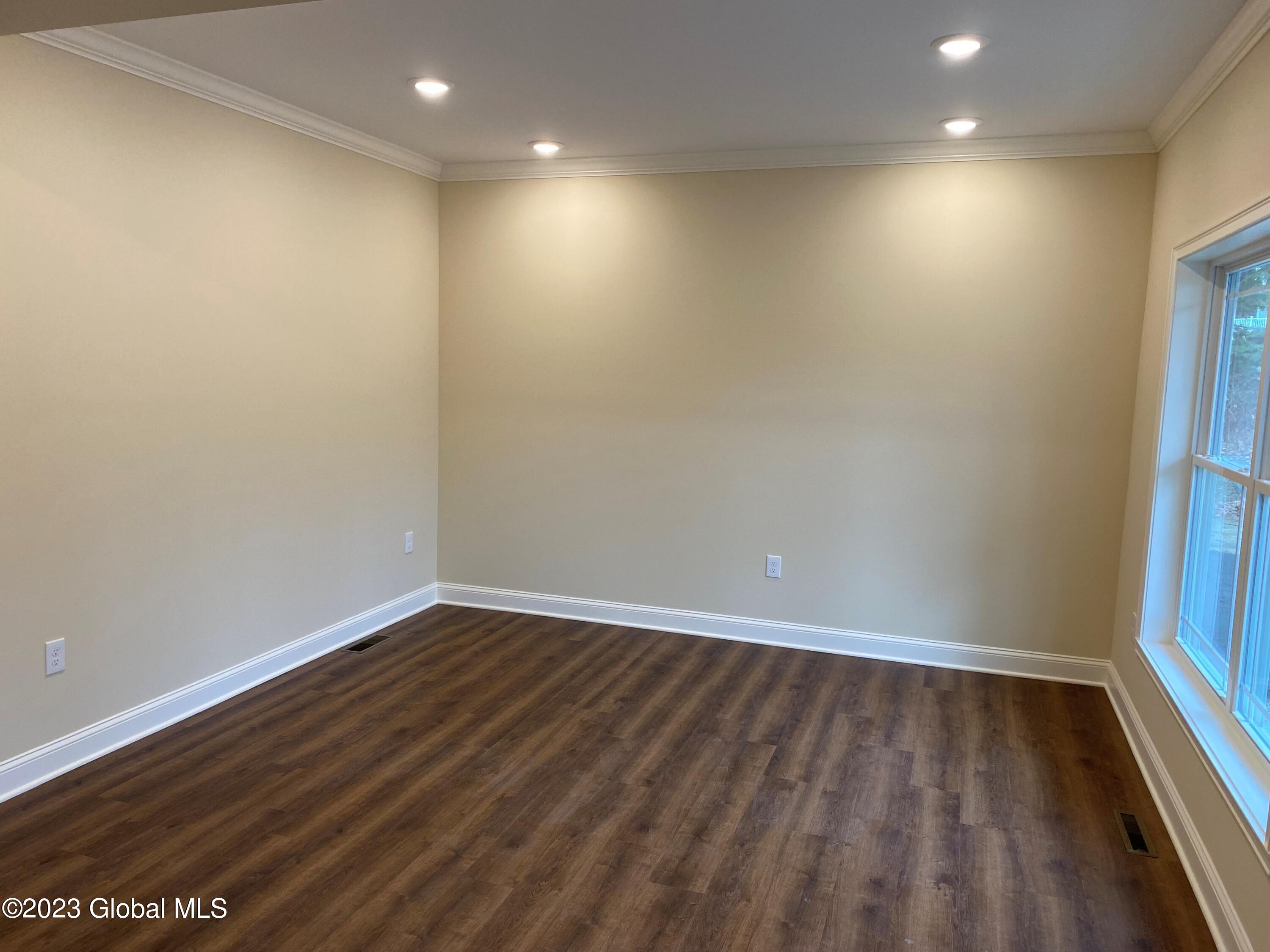 11 Kasper Drive Halfmoon, NY 12065 - Photo 9 of 16 11 Kasper Dr 8