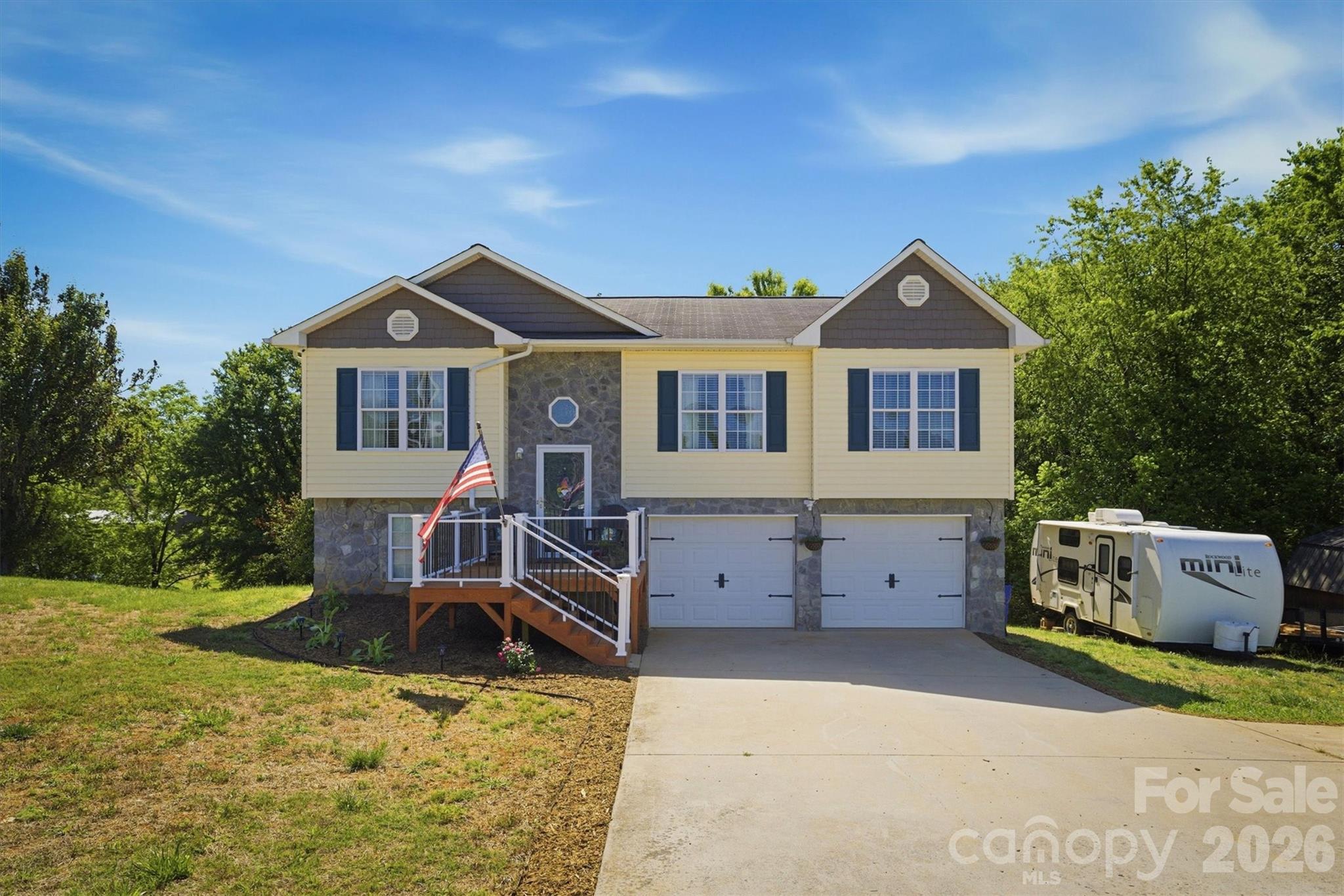 4240 Hickory Nut Ridge Road Hudson, NC 28638 - Photo 3 of 25