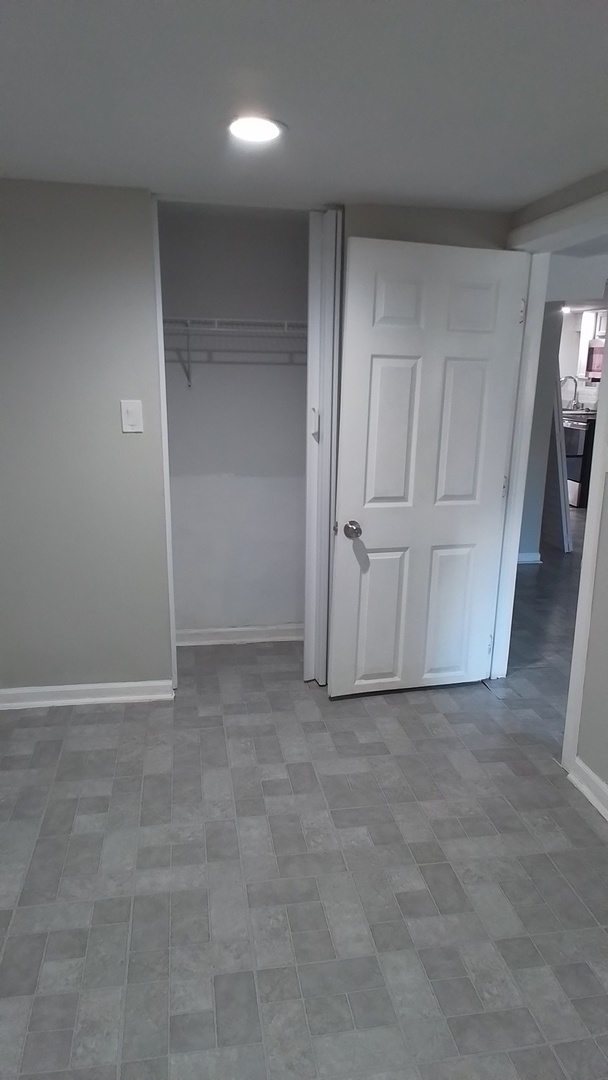 6827 South Green Street Chicago, IL 60621 - Photo 10 of 24