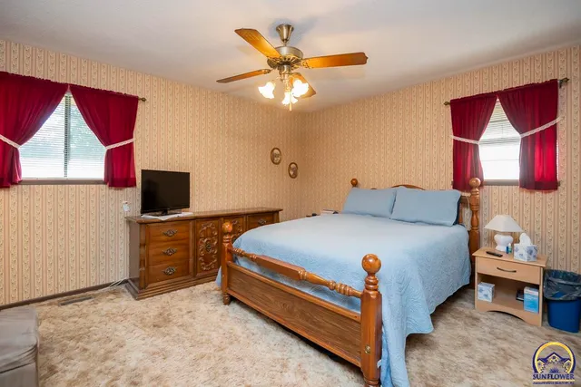 $235,000 | 3330 Southeast Placid Court, Topeka, KS 66605