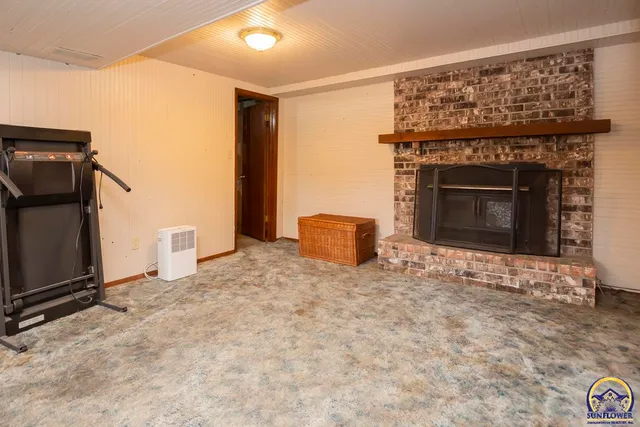 $235,000 | 3330 Southeast Placid Court, Topeka, KS 66605