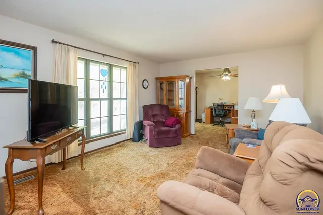 $235,000 | 3330 Southeast Placid Court, Topeka, KS 66605