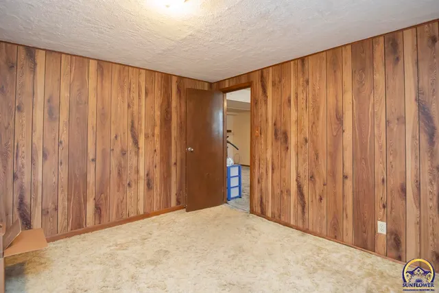 $235,000 | 3330 Southeast Placid Court, Topeka, KS 66605