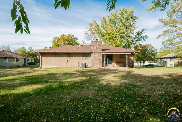 $235,000 | 3330 Southeast Placid Court, Topeka, KS 66605