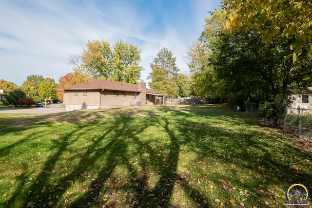 $235,000 | 3330 Southeast Placid Court, Topeka, KS 66605