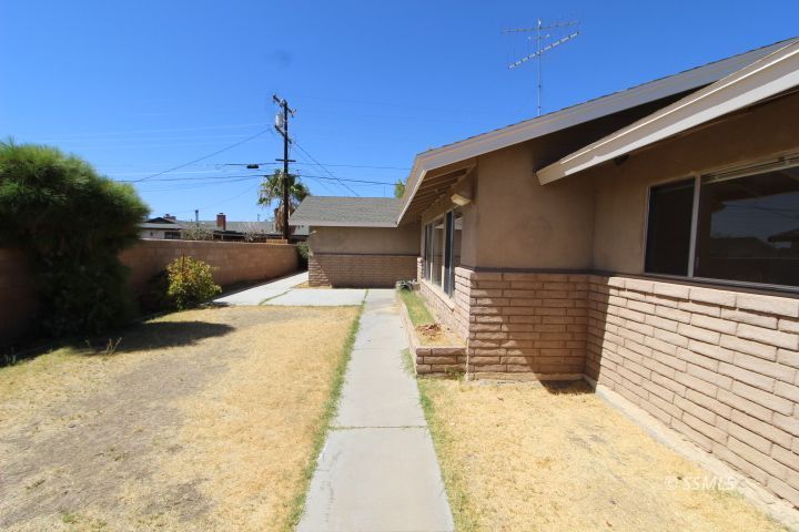129 South Sunland Street Ridgecrest, CA 93555 - Photo 4 of 39 Gallery Image 4