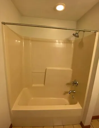 $2,175 | 132 Tyngsboro Road, Unit 1, Chelmsford, MA 01863