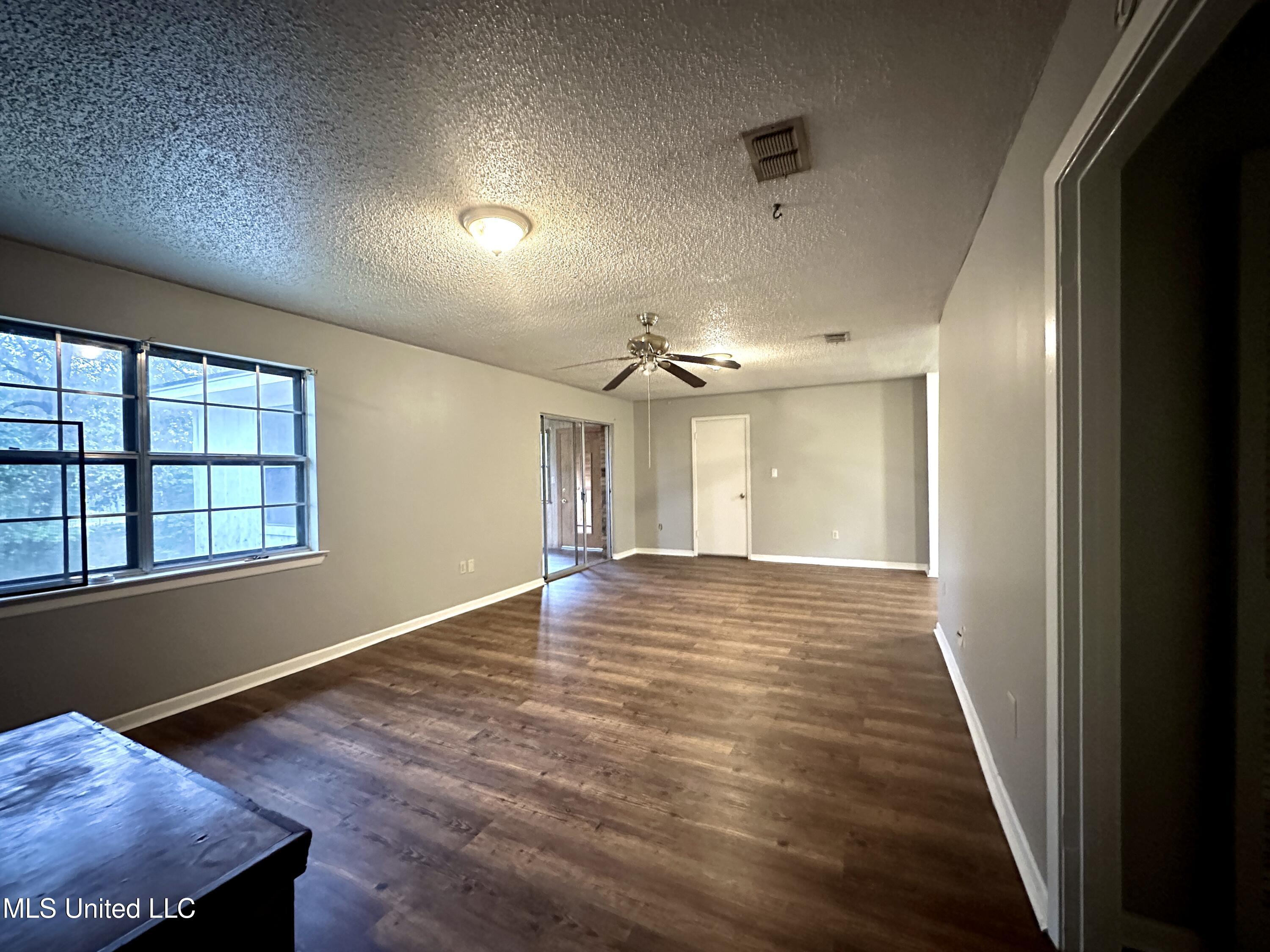 109 11th Street McComb, MS 39648 - Photo 6 of 17 IMG_9116