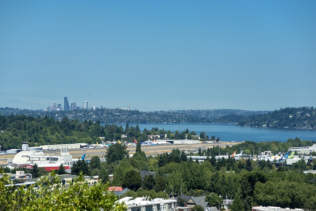 439 Renton Avenue South Renton, WA 98057 - Photo 1 of 31
