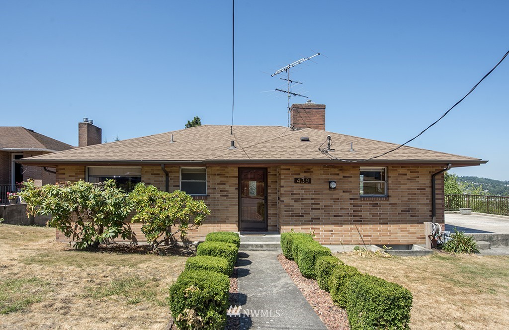 439 Renton Avenue South Renton, WA 98057 - Photo 2 of 31