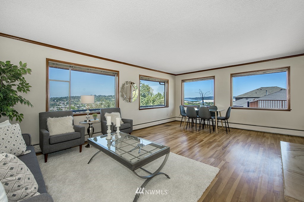 439 Renton Avenue South Renton, WA 98057 - Photo 4 of 31