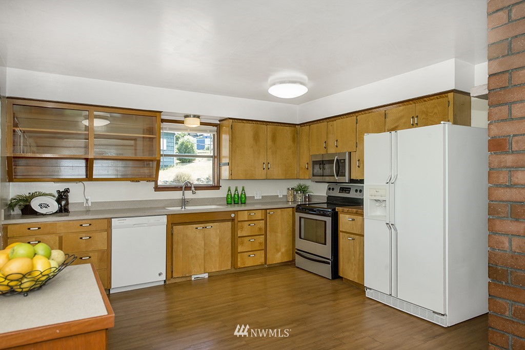 439 Renton Avenue South Renton, WA 98057 - Photo 10 of 31