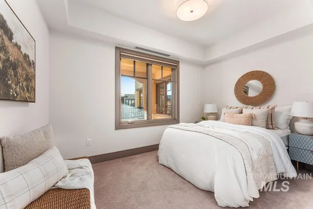 $685,000 | 3005 W Crescent, Unit 302, Boise, ID 83706