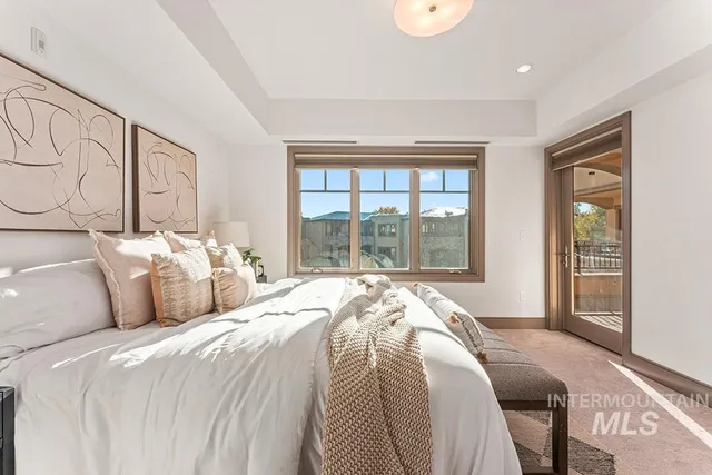 $685,000 | 3005 W Crescent, Unit 302, Boise, ID 83706