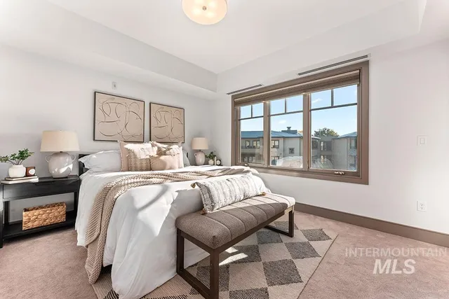 $685,000 | 3005 W Crescent, Unit 302, Boise, ID 83706