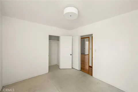 a view of a livingroom with an empty space