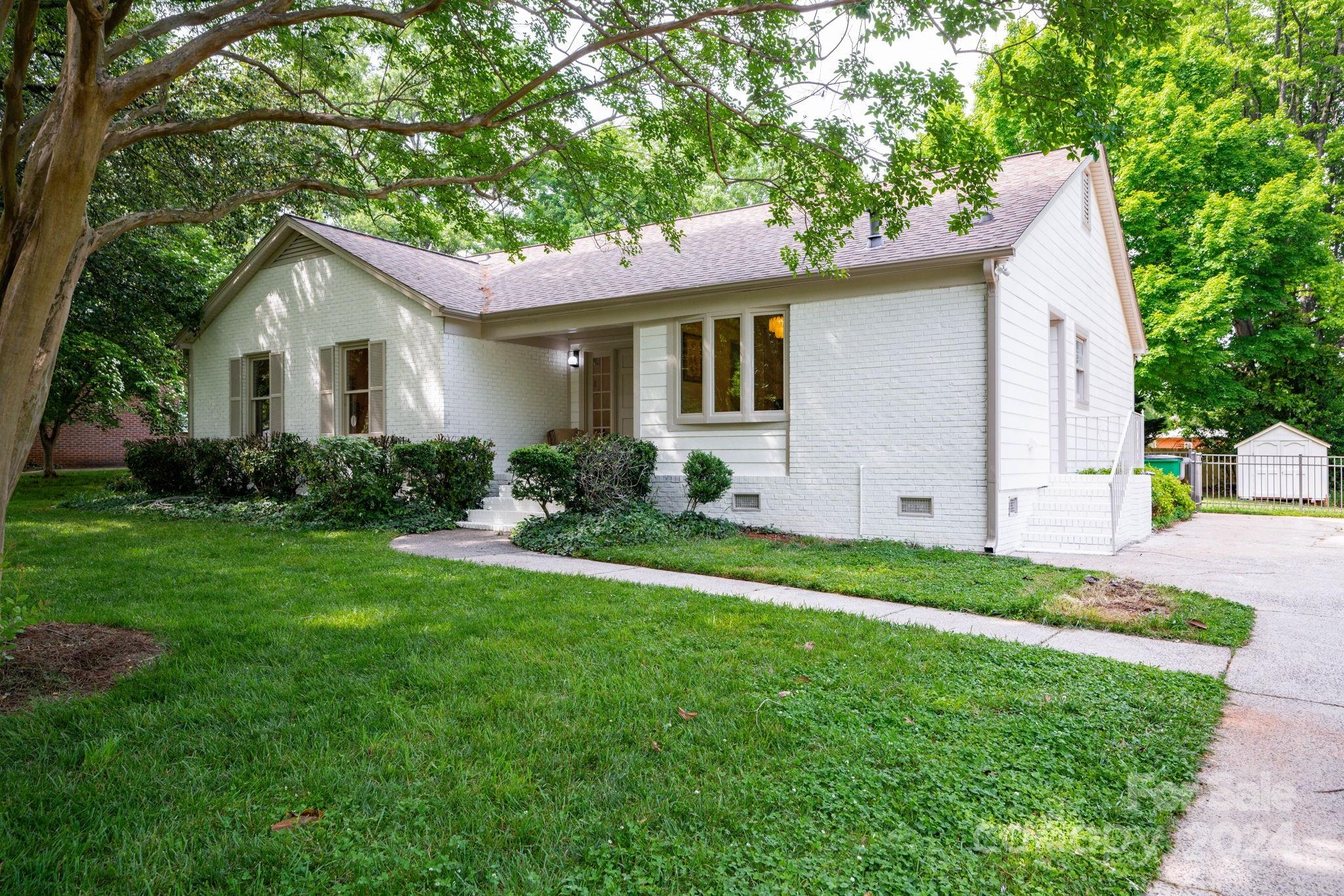 5927 Portburn Road Charlotte, NC 28211 - Photo 1 of 26 Gallery Image 1