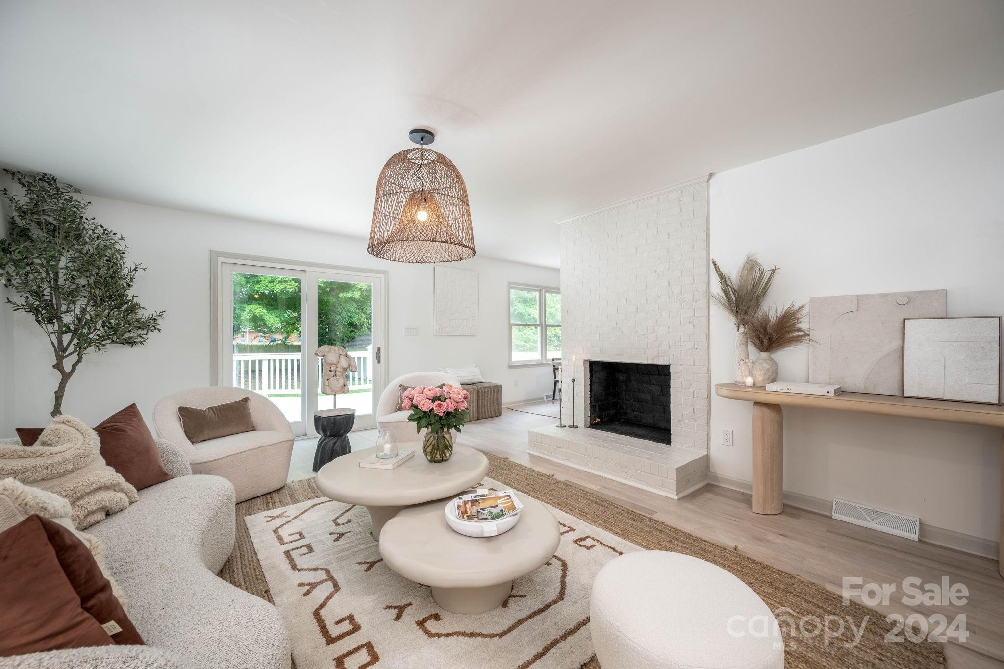 5927 Portburn Road Charlotte, NC 28211 - Photo 3 of 26 Gallery Image 3