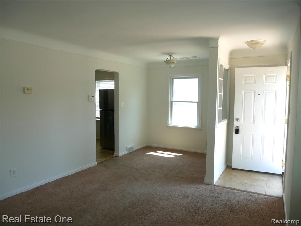 3876 Greenfield Road Berkley, MI 48072 - Photo 3 of 10 Gallery Image 3