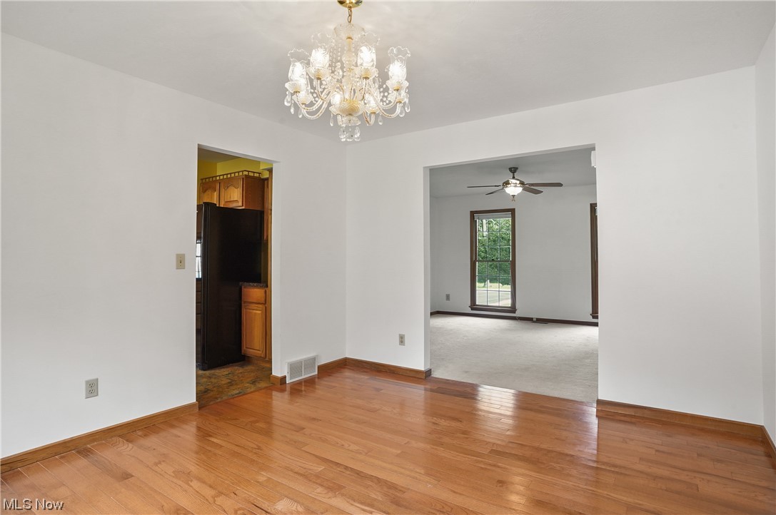 8314 Henderson Road Diamond, OH 44412 - Photo 11 of 35