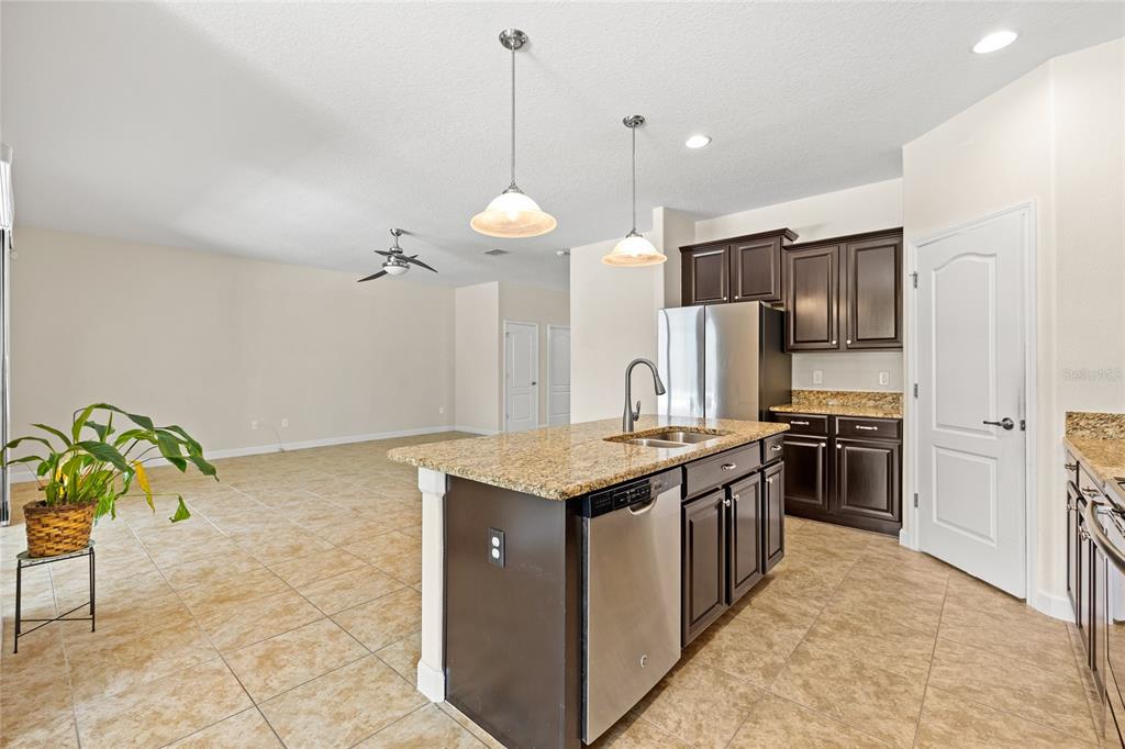 2892 Spring Breeze Way Kissimmee, FL 34744 - Photo 14 of 78