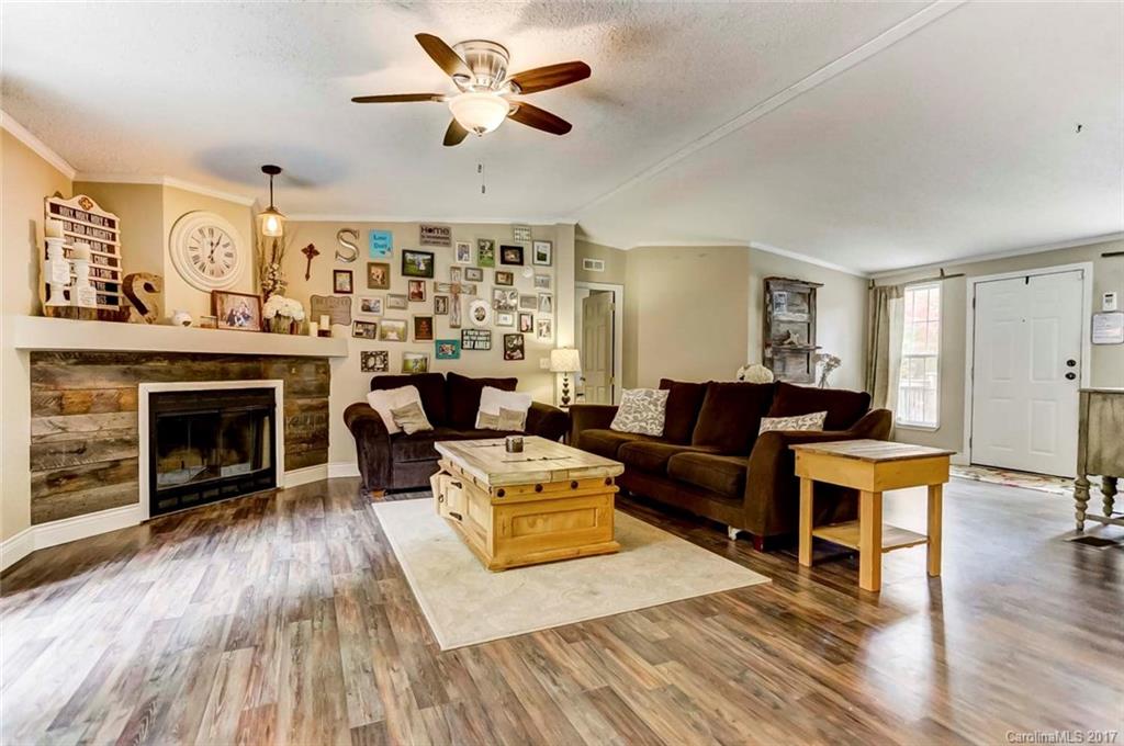 2111 Hart Road Charlotte, NC 28214 - Photo 6 of 23 Gallery Image 6