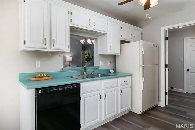 $285,900 | 155 Southern Oaks Drive, Unit 7A, St. Charles, MO 63303