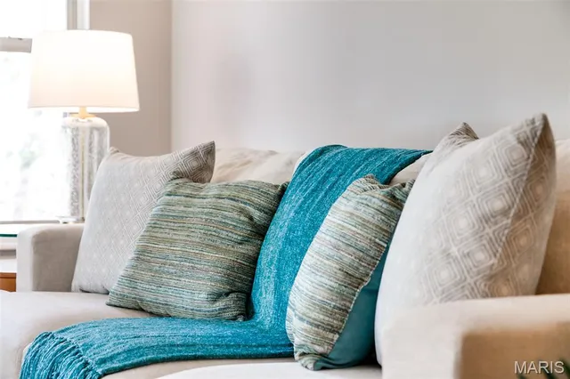 $285,900 | 155 Southern Oaks Drive, Unit 7A, St. Charles, MO 63303