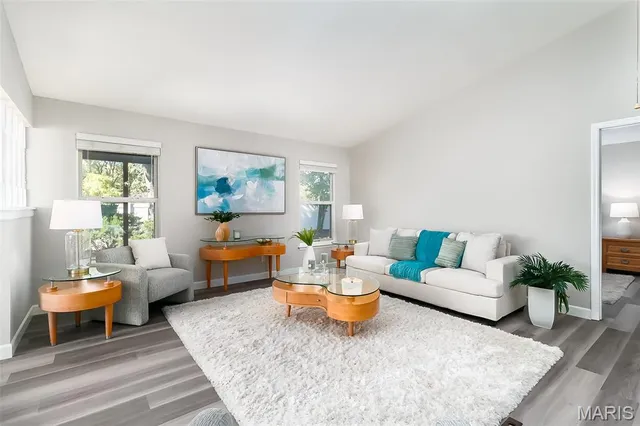 $285,900 | 155 Southern Oaks Drive, Unit 7A, St. Charles, MO 63303