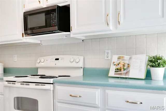 $285,900 | 155 Southern Oaks Drive, Unit 7A, St. Charles, MO 63303