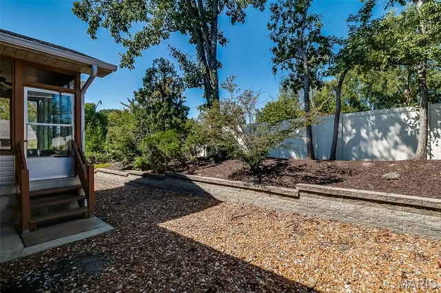 $285,900 | 155 Southern Oaks Drive, Unit 7A, St. Charles, MO 63303