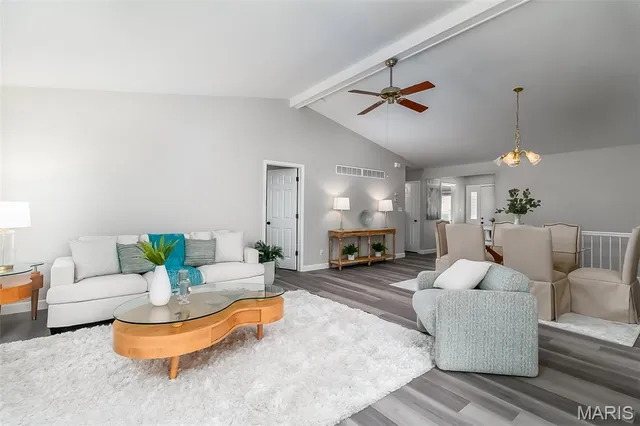 $285,900 | 155 Southern Oaks Drive, Unit 7A, St. Charles, MO 63303