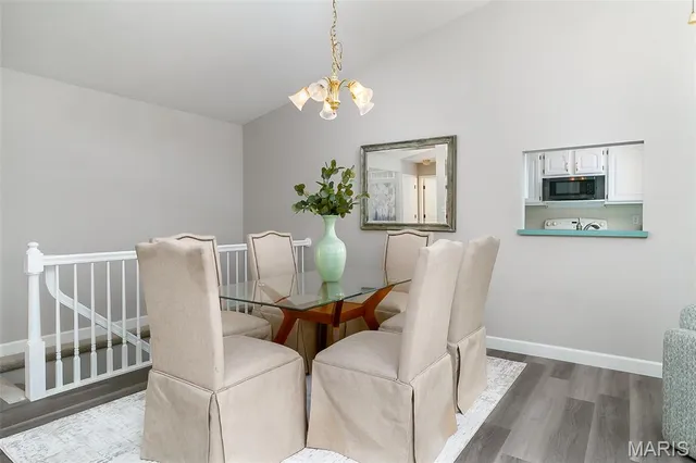 $285,900 | 155 Southern Oaks Drive, Unit 7A, St. Charles, MO 63303