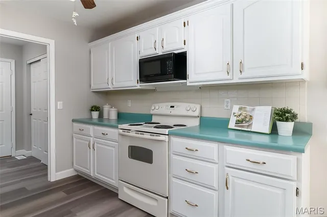 $285,900 | 155 Southern Oaks Drive, Unit 7A, St. Charles, MO 63303