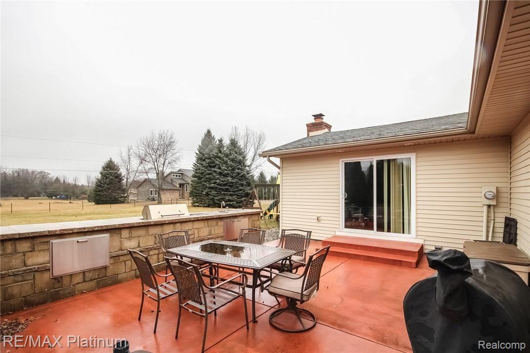 6621 Winans Lake Road Brighton, MI 48116 - Photo 28 of 36 045-Patio-3631764-medium.jpg
