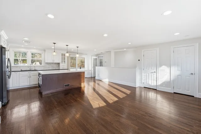 $889,000 | 20 Mulhall Drive, Ashland, MA 01721