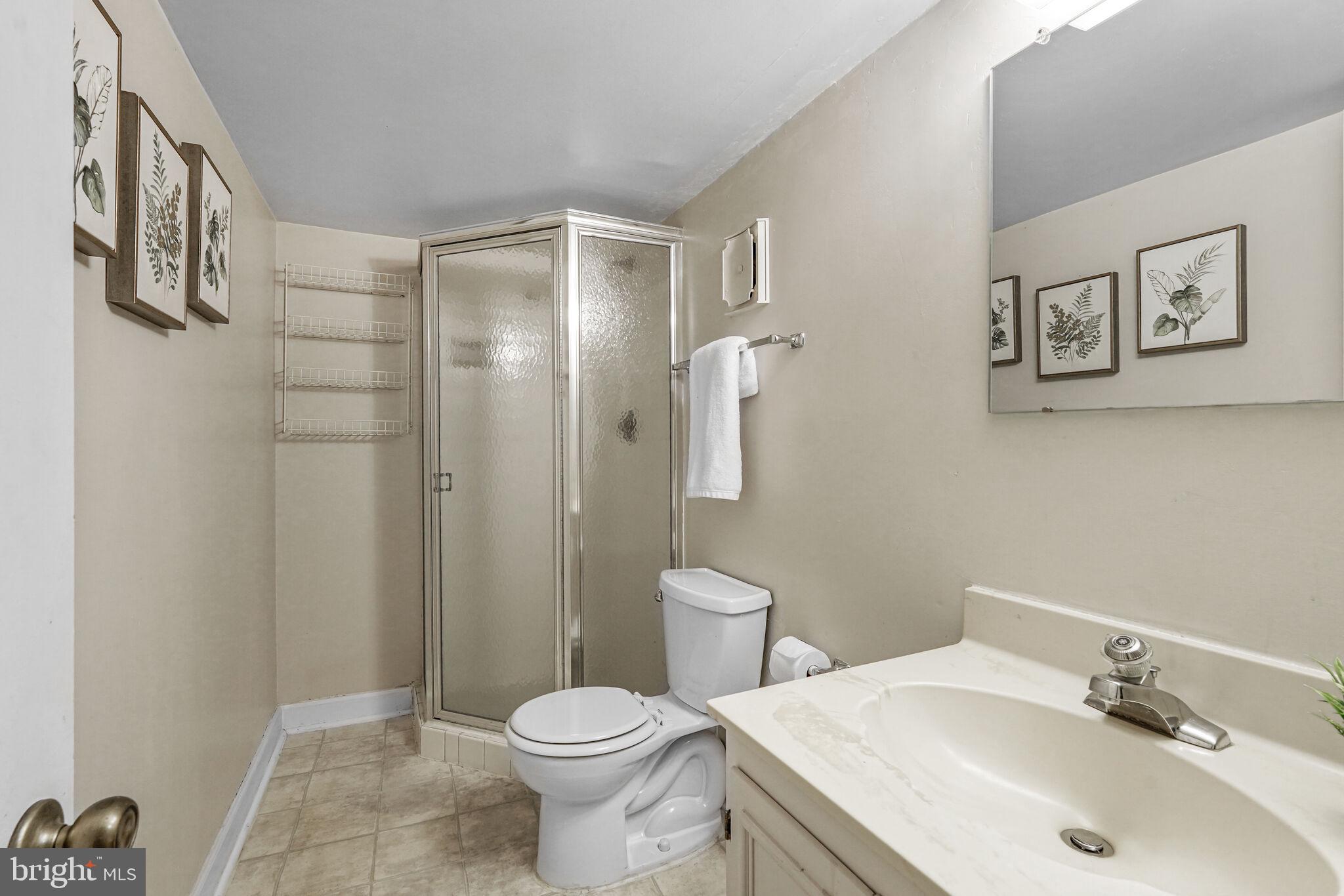 3050 South Buchanan Street, Unit A2 Arlington, VA 22206 - Photo 15 of 32 Lower level full bath