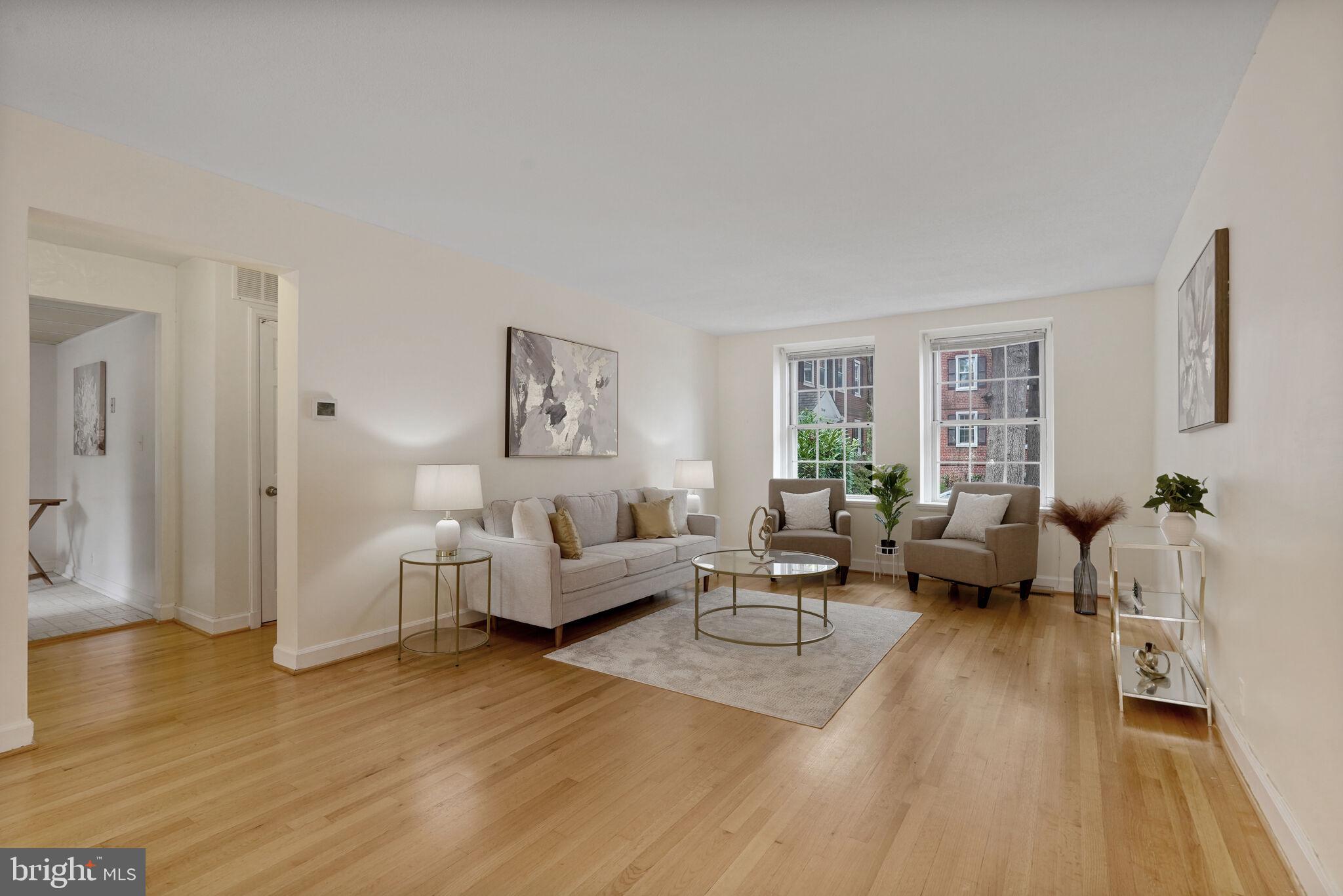 3050 South Buchanan Street, Unit A2 Arlington, VA 22206 - Photo 5 of 32 Living room
