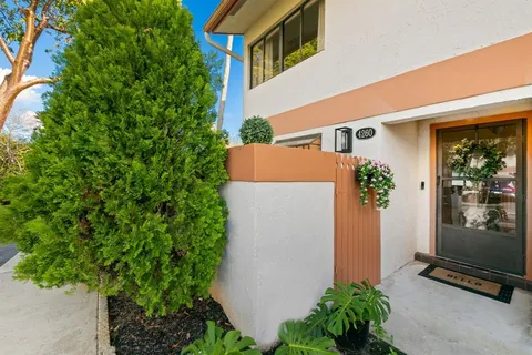 $399,000 | 4260 Southwest 70th Terrace, Unit 4260, Davie, FL 33314