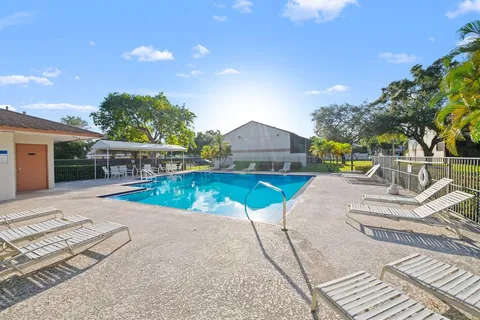 $399,000 | 4260 Southwest 70th Terrace, Unit 4260, Davie, FL 33314