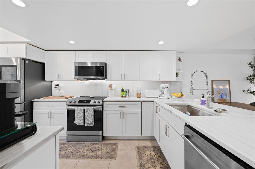 4260 Southwest 70th Terrace, Unit 4260 Davie, FL 33314 - Photo 2 of 24