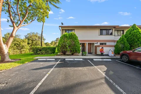 $399,000 | 4260 Southwest 70th Terrace, Unit 4260, Davie, FL 33314